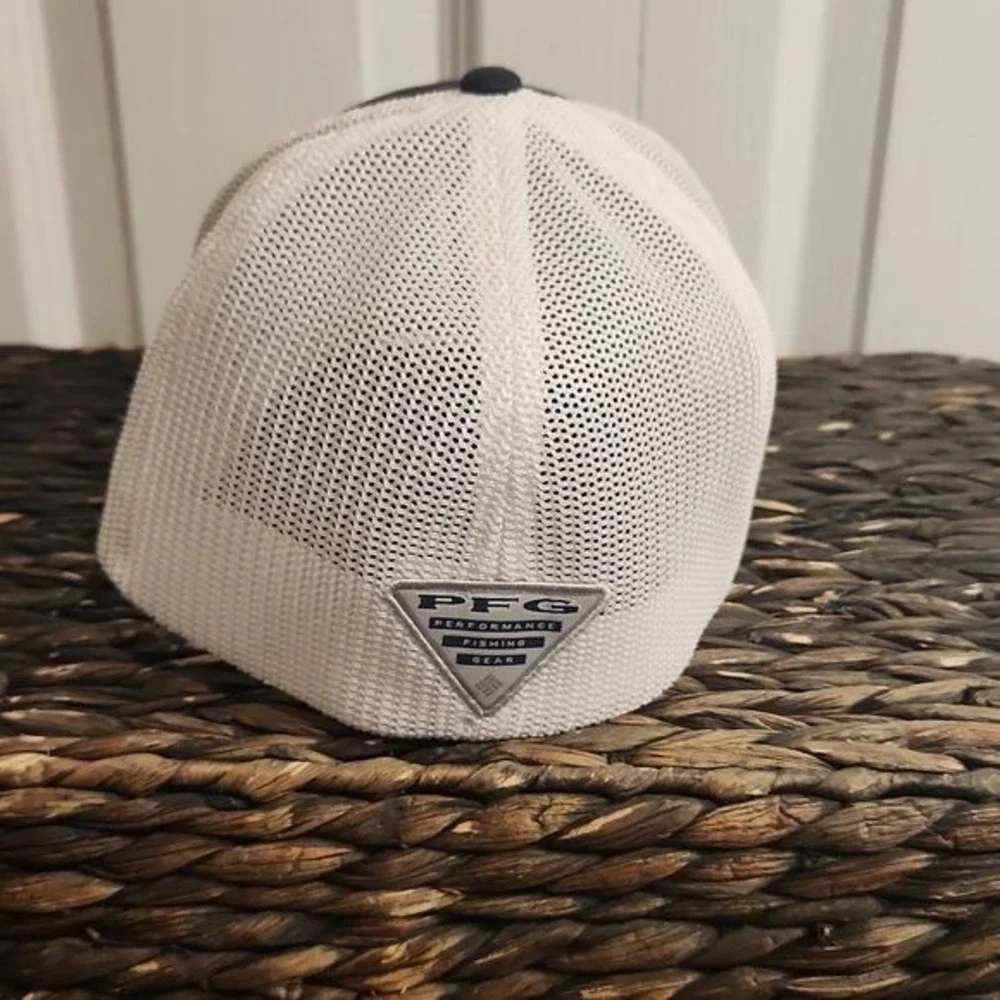 NWOT Columbia PFG Black White Mesh Flex Fit Hat M Unisex Gold Logo Fish Boat